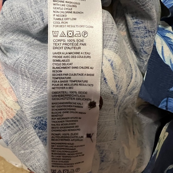 Tommy Bahama Men's Navy and Orange Floral Shirt - Picture 5 of 5